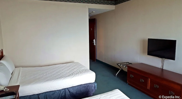 Двухместный номер Standard с балконом и с частичным видом Days Hotel Tagaytay