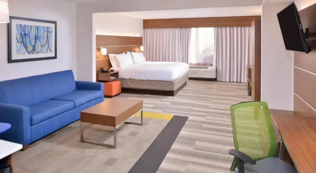 Студия Holiday Inn Express & Suites Indianapolis Dtn-Conv Ctr Area by IHG