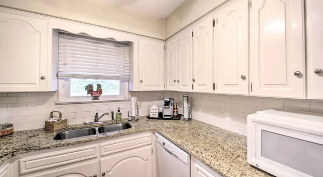 Апартаменты Townhome on Lake Desoto Deck and Water Views!