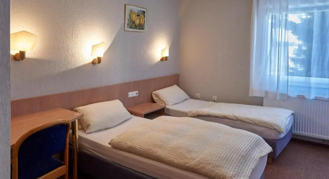 Hotel Restaurant Lindenhof, Rezervați Hotel Biblis Hessen