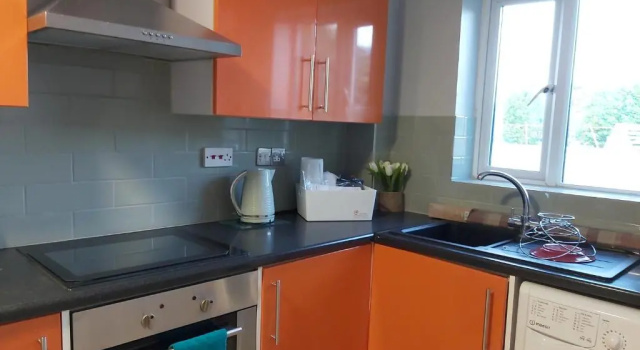 The Maltings - Huku Kwetu Dunstable - Spacious Business Travellers- 2 Bedroom 2nd floor Serviced Apartment -Private Parking- Free Wifi, Забронировать Апартаменты/квартира Данстебл Бедфордшир