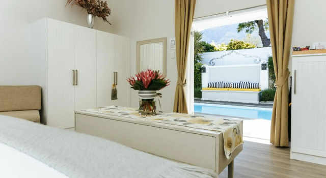 Fleur du Soleil Luxury Guesthouse, Забронировать Гостевой дом Отели Франсхук с парковкой, Парковка