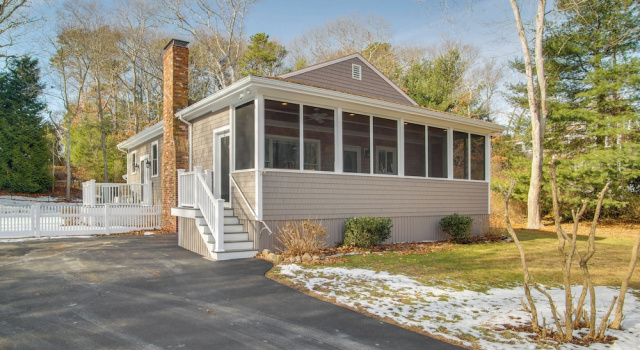 Walk to Sagamore Beach! Curated + Spacious Cottage, Забронировать Дом для отпуска Пляж Сагамор Массачусетс