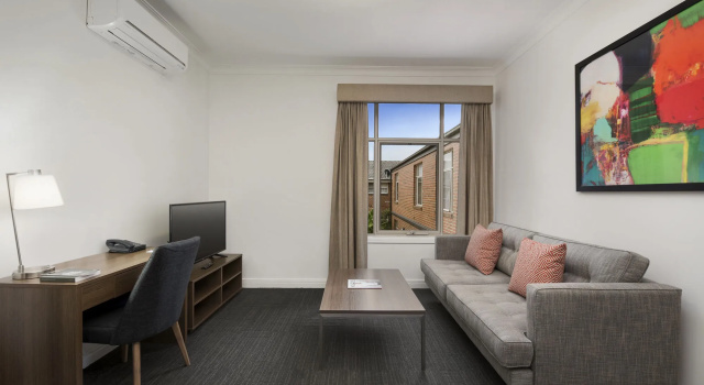 Quest Dandenong, Book Lejlighedshotel Melbourne hoteller med pool, Swimmingpool