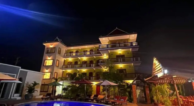 The moon kampot boutique