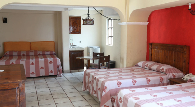 Hotel Hacienda Maria Eugenia Acapulco, Boek Hotel Costera Acapulco 