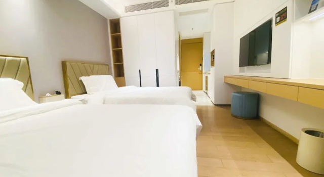 Rho Hotel