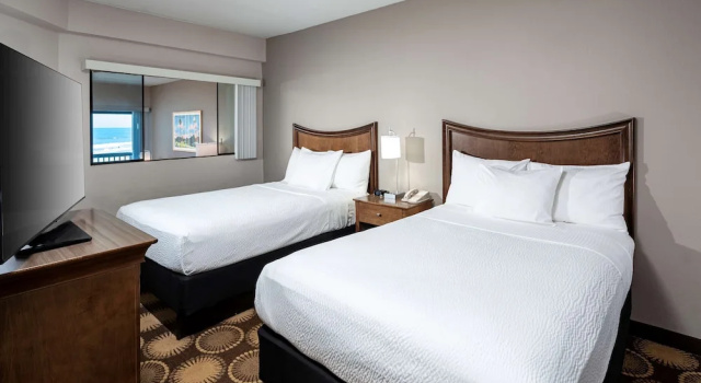 Люкс с балконом Best Western New Smyrna Beach Hotel & Suites