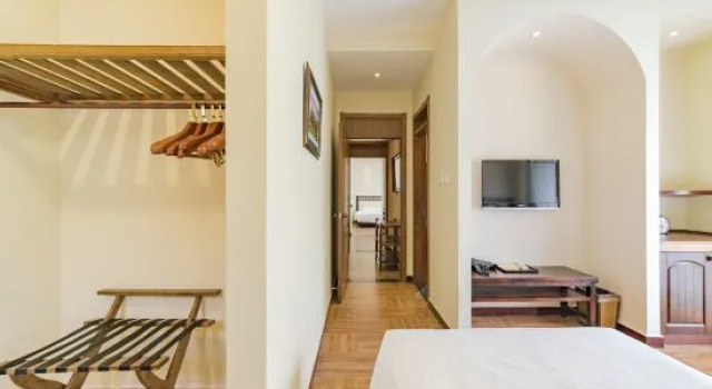 Deluxe villa Leeds Holiday Hotel