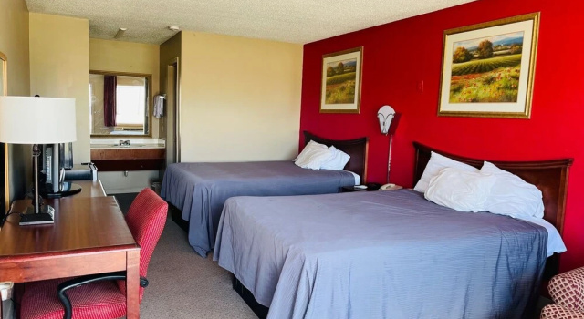 Четырёхместный номер Standard Mallard Inn