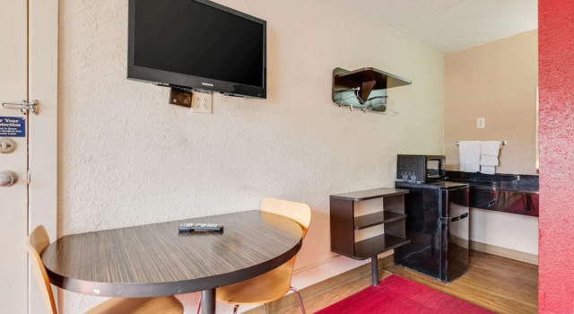 Люкс Motel 6 Terre Haute
