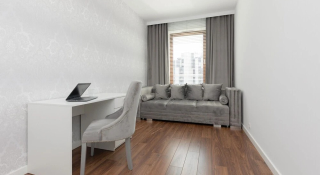 Glamorous Apartment Wilanow by Renters
