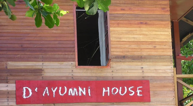 Ayumni House, Забронировать Отель Пулау-Перхентиан-Бесар Малайзия