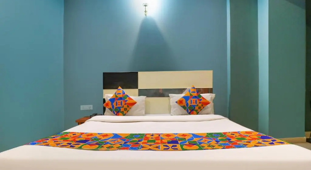 Номер Deluxe FabHotel Max Inn I