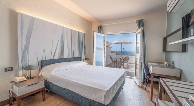 Двухместный номер Standard с видом на море Hotel Baia Imperiale