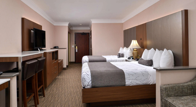 Четырёхместный номер Standard Best Western Plus Suites Hotel - LAX Airport LA Stadium