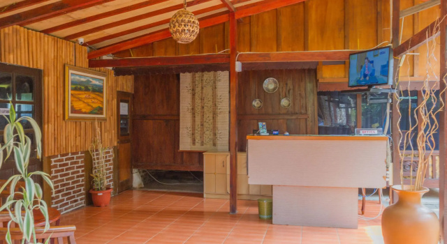 RedDoorz near Kampung Gajah 2, Reservar Hotel Java West Java