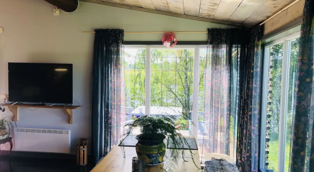 Liljekonvalj Cottage Overlooking the River Sauna, Забронировать Дом для отпуска Авеста Даларна