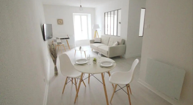 Joli appartement au coeur d'Oyonnax, Забронировать Апартаменты/квартира Ойонна 