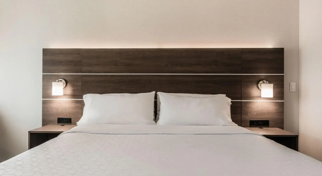 Holiday Inn Express & Suites Welland by IHG, Брондау Қонақ үй Веланд Niagara Falls and Wine Country