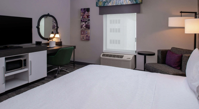 Hampton Inn & Suites Winston-Salem Downtown