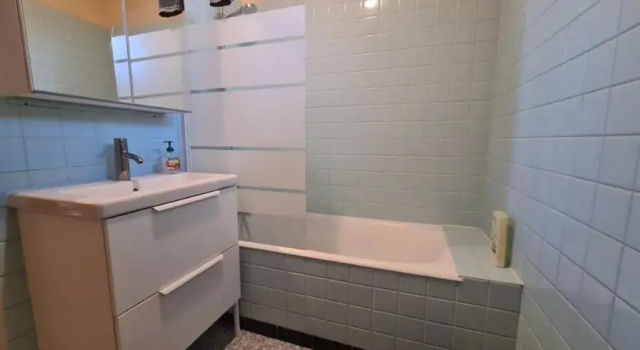3 chambres, bien placé, calme et spacieux avec balcon et parking