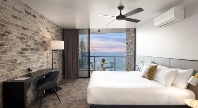 Двухместный номер Deluxe oceanfront The Sebel Brisbane Margate Beach