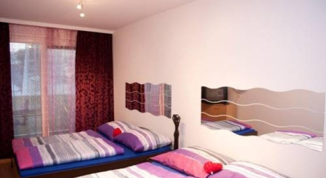 Viktoria ARTUR, Брондау Қонақ үй 15. Rudolfsheim-Fünfhaus Vienna
