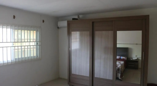 Dubbel woonhuis Selderiestraat Paramaribo, Rezervovat Hotel Paramaribo Surinam