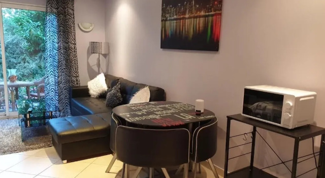 Chambres à 40 min de Paris, Забронировать Отель Корбей-Эсон 