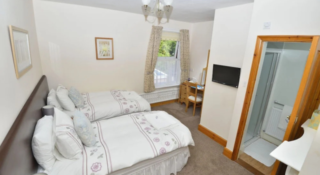 Home from Home Guesthouse, Book Hotel Leiston Suffolk