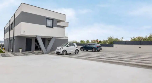 Вилла Moonlit Mirage Villa with Pool, Gym and Sauna