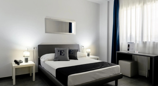 Номер Standard LEssenza Hotel