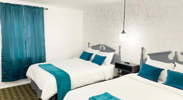 Четырёхместный номер Deluxe Pilgrim Inn