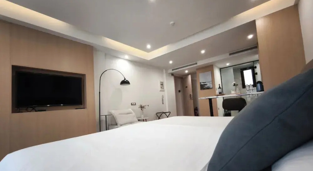 Двухместный номер Superior с балконом CC LUX Suites in Piraeus Port