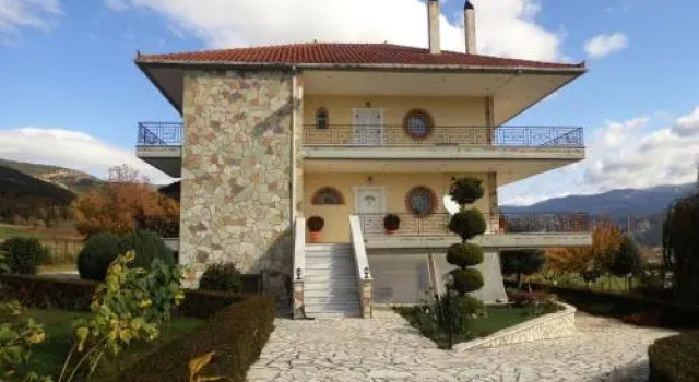 VALIA ROOMS, Забронировать Отель Калаврита Helmos