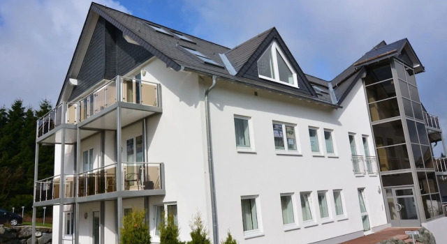 Beautiful, Modern Flat With Private Terrace in Winterberg, Забронировать Отель Отели земли Гессена с парковкой, Парковка