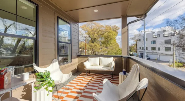 Коттедж 2 New Townhomes w/ Balcony, Mins to Broadway, Sleeps 16 98 Degrees & The Stage