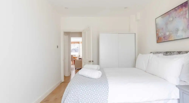 Beautifully Presented 2BD Flat W/patio- Kensington, Забронировать Апартаменты/квартира Лондон Большой Лондон, рядом с Конференц-центр Olympia