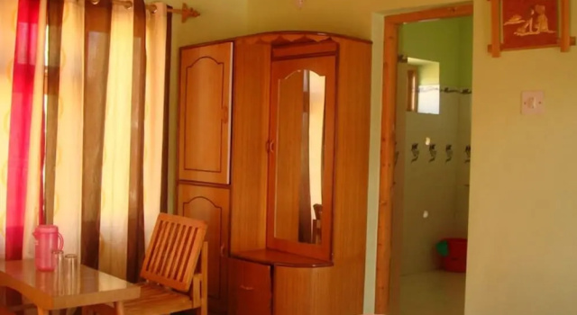 TIH Hotel Jorchung, Забронировать Отель Отели Leh Ladakh с парковкой, Парковка