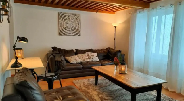 Maison de vacances spacieuse avec jardin et animaux admis - FR-1-496-247, Reservar Hotel Belmont-de-la-Loire 