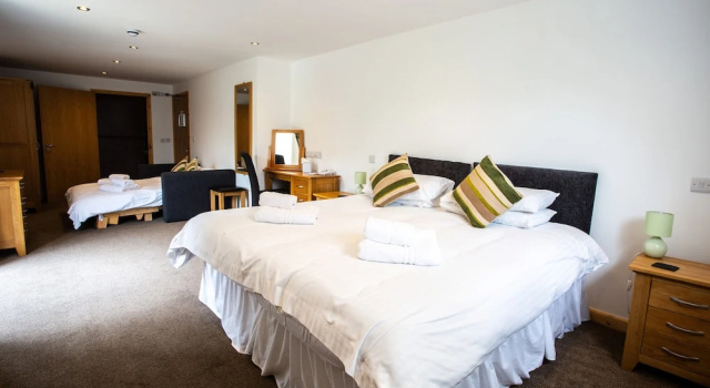Четырёхместный номер Deluxe c 1 комнатой The Windmill Inn