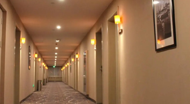 7 Days Premium·Baoding Xiongxian Bus Station, Boek Hotel Baoding Hotels met Parkeerplaats, Parkeren