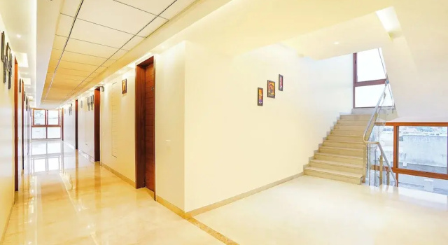 Oriva Tulips Inn and Suites - Nr. Majestic, Book Hotel Bangalore Bangalore