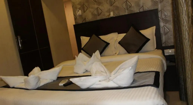 Студия SKY GATE HOTEL Near Apollo MAIN, Women's & Children's US Consulate Sankara Netralaya Goethe Institute PrestigePalladium Shastri Bhavan Senmozhi Poonga Raj Ratnam Stadium TAJ Coromandal India Oil Bhavan Dr Mohan's Diabetics VAC Chennai