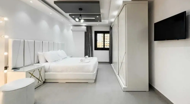 Xuru Stays I The Bold & Bright 3bdr Apt. 15 Min To Airport, Забронировать Апартаменты/квартира Nasr City  Каир