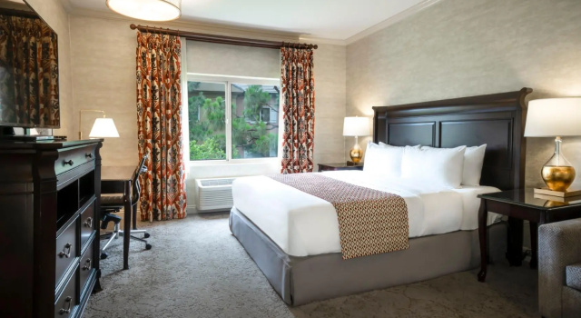 Полулюкс Ayres Hotel Costa Mesa Newport Beach