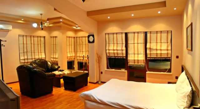 Полулюкс Hotel Berito
