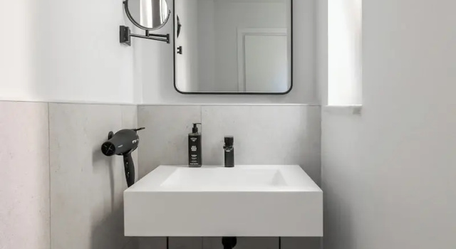 Двухместный люкс Comfort Limehome Athens Geraniou