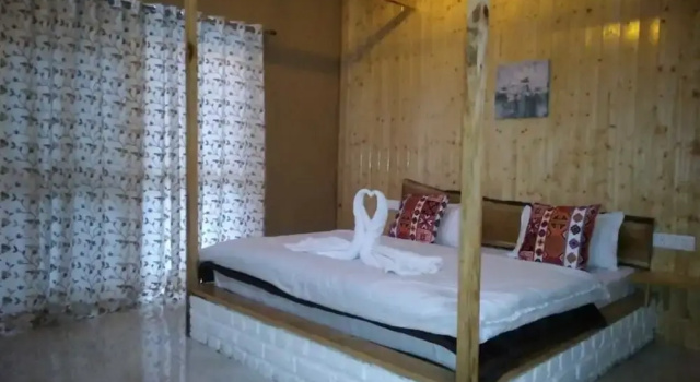 Коттедж с видом на реку Offbeat Abodes - Tirthan Valley